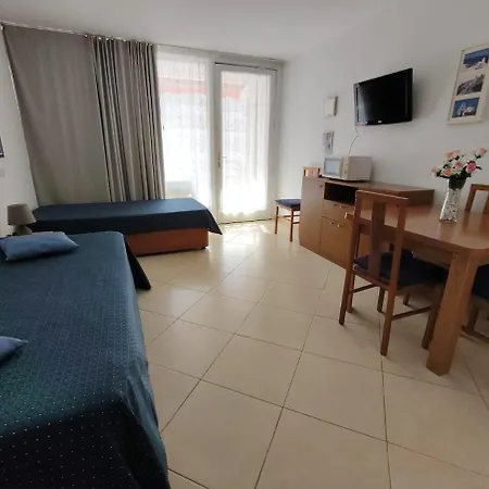 شقة Olympia With Balcony And Pool, Americas أذيخي